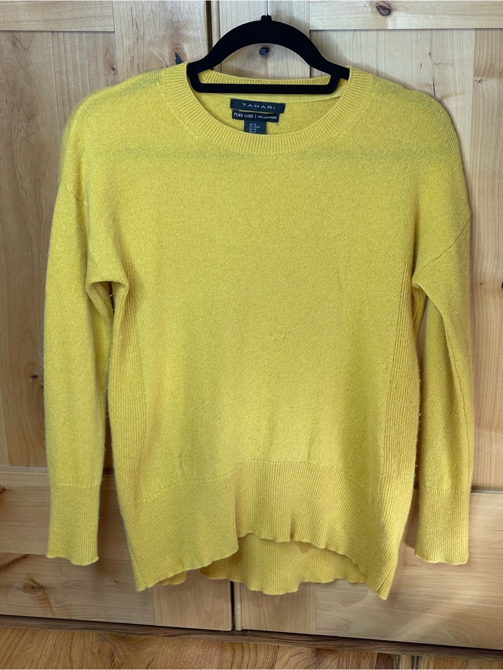 Tahari cashmere sweater